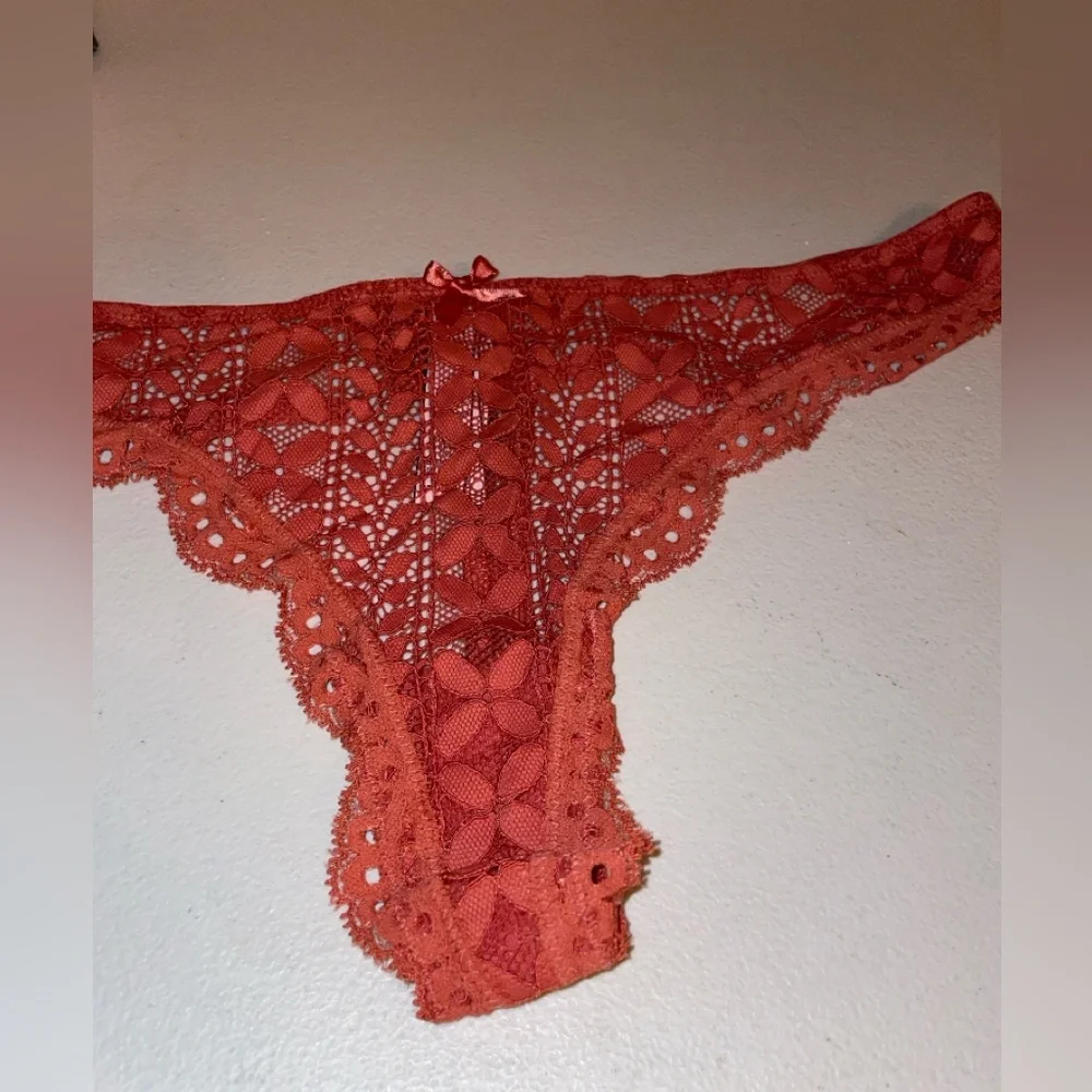 Victoria's Secret Dream Angels Lace Thong Rust Lace Panties 🆕 🪽🪽 VS Panty - Picture 8 of 10